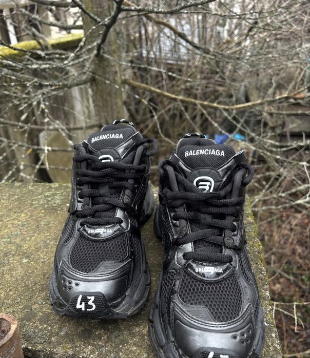 Balenciaga runner