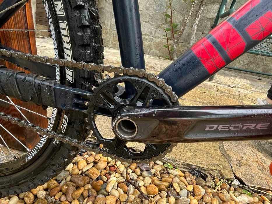 DRAG C2 Dirt Jump