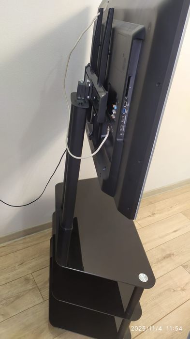 Телевизор PHILIPS с тумбой