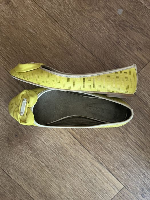 Продам кожаные женские туфли