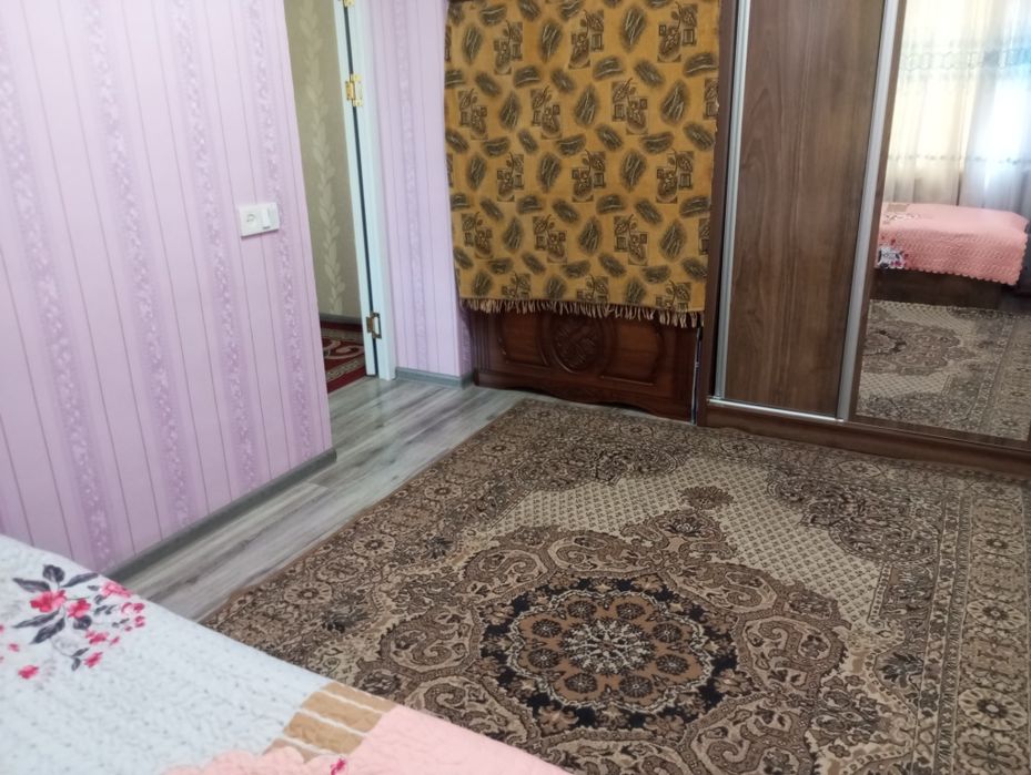 Дом срочно сотилади Эшонгузар (Райсентр) 4 хоналик 1- этаж