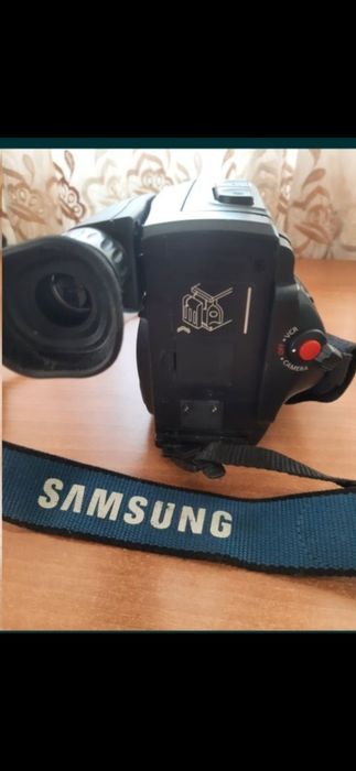 Продам видеокамеру Samsung