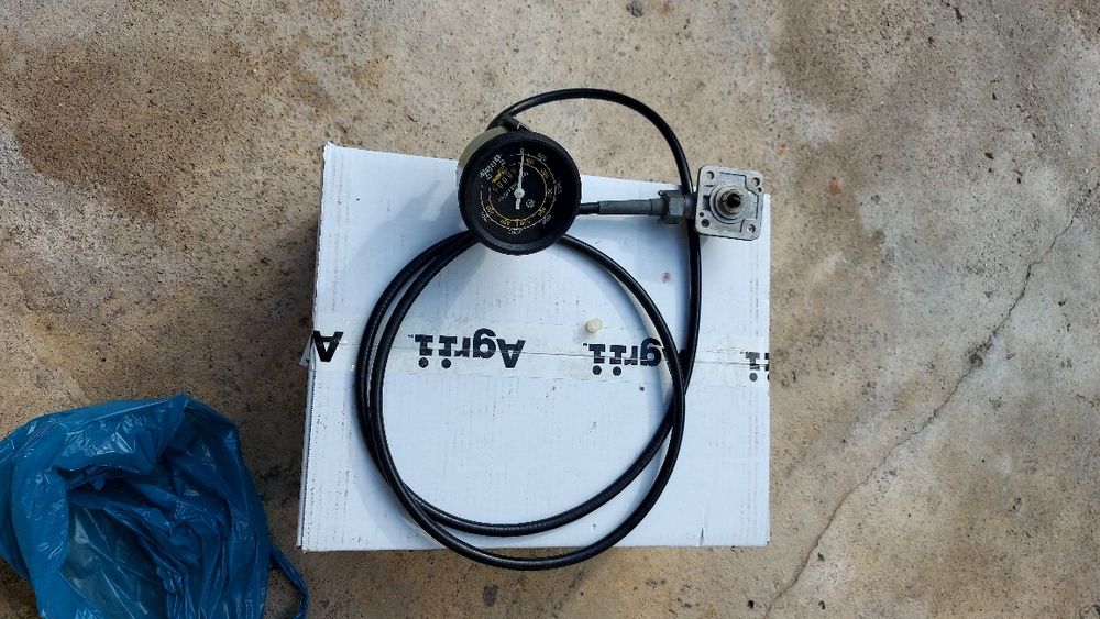 Apărătoare cositoare rotativa 1,65 și turometru tractor u650,ceas apă, ulei