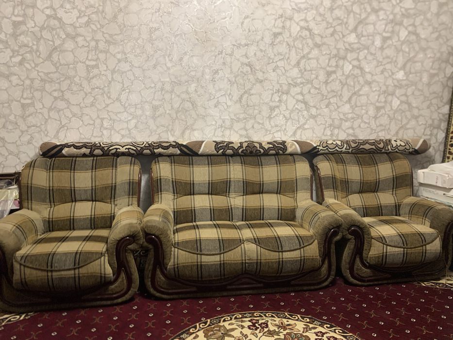 Диван и 2 кресла в отличном состоянии