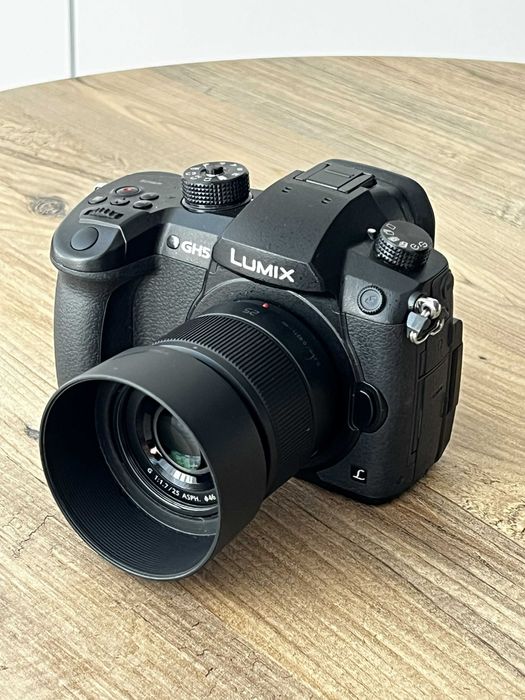 Vand Panasonic GH5 + Obiectiv Panasonic 25mm F1.7 - Stare excelenta - Body de backup