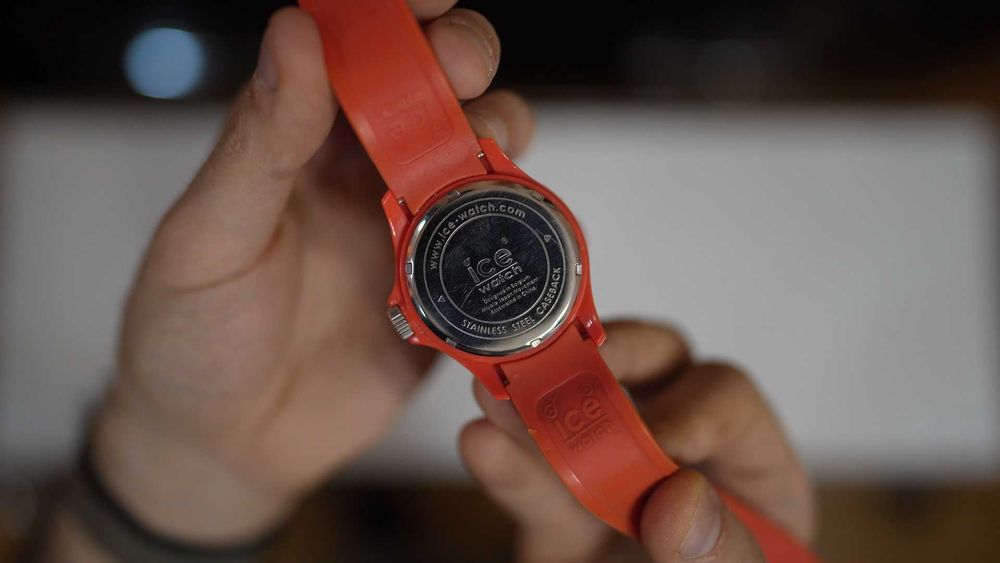 Продаю часы Ice Watch (Красные)