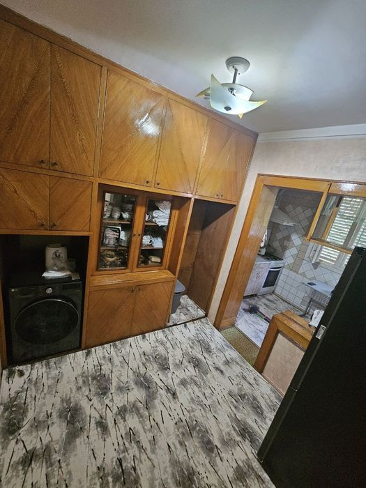 Сотилади ТТЗ-4    3/2/4   балкон 2х6.