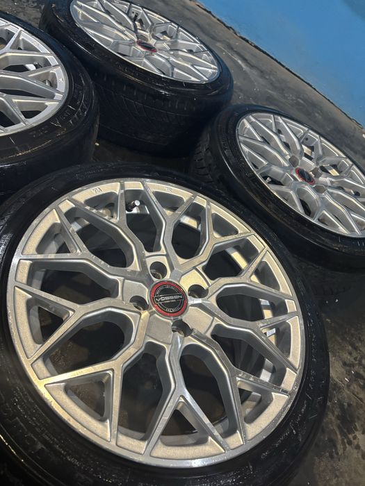 Продам комплетк диски  с резиной