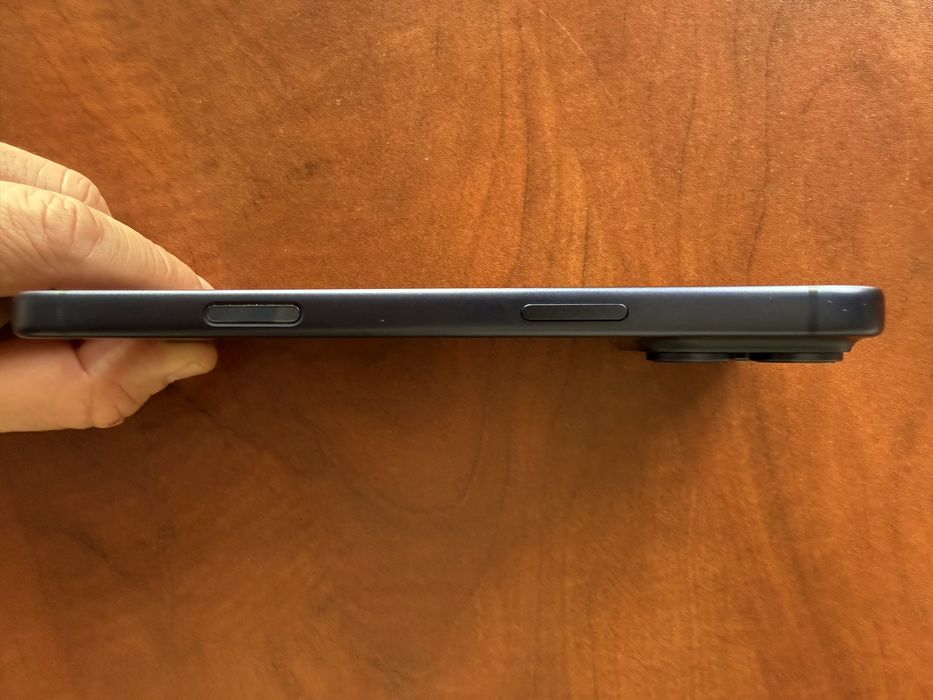 Iphone 17 pro max 256 GB deep blue като нов