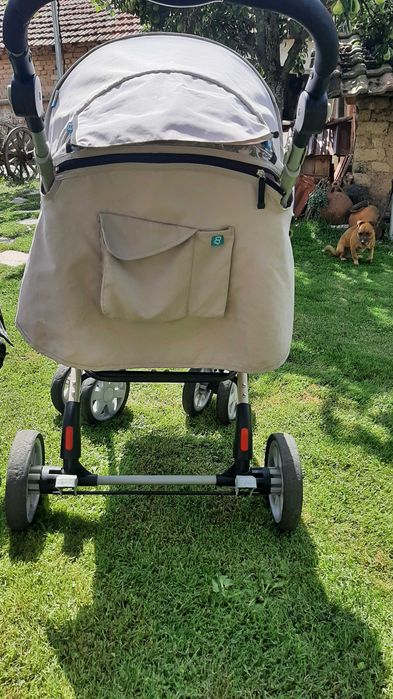 Бебешка количка с зимен и летен кош много запазена.