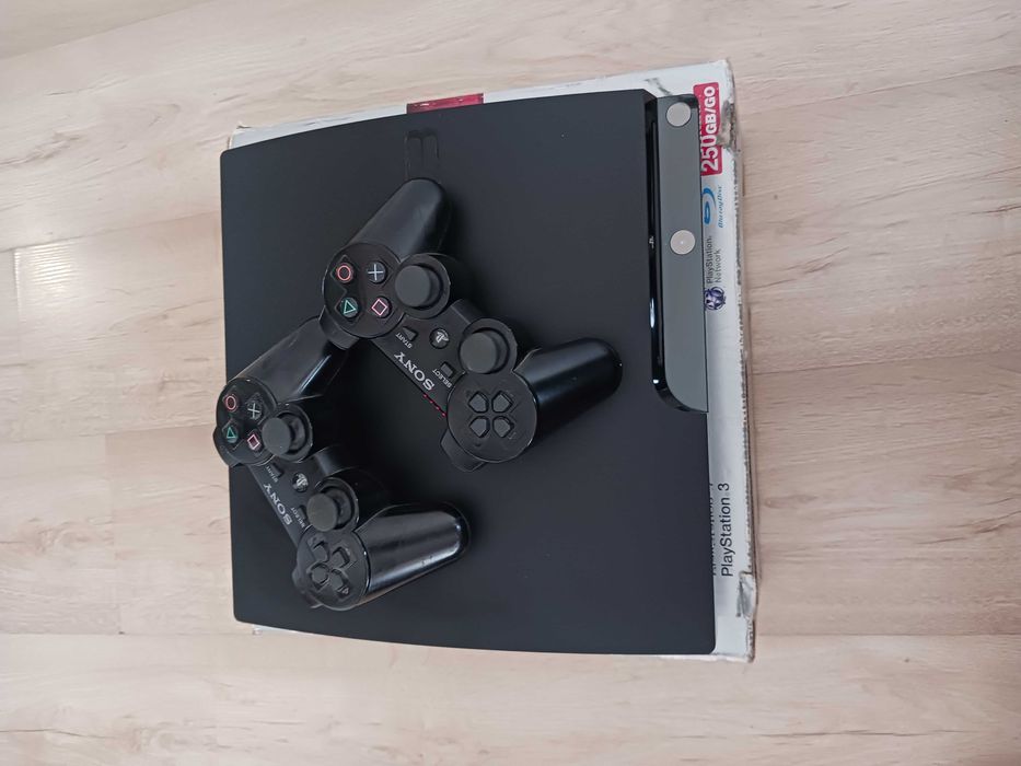 PlayStation 3 Slim 250 GB + 40 броя оригинални игри