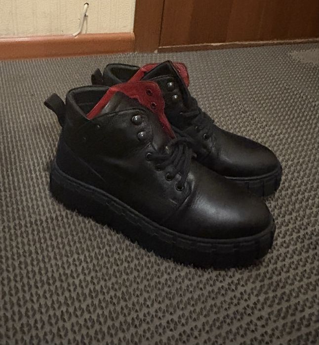 Кожаные женские ботинки