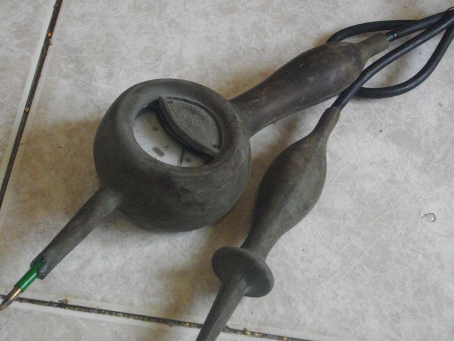 Старо Качество Волтметър 500V/750V Немски RT/ Wobla/ VEB с Глим Лампа