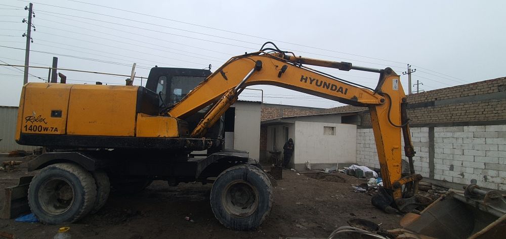 Hyundai 1400 yili 2004 holati yaxshi