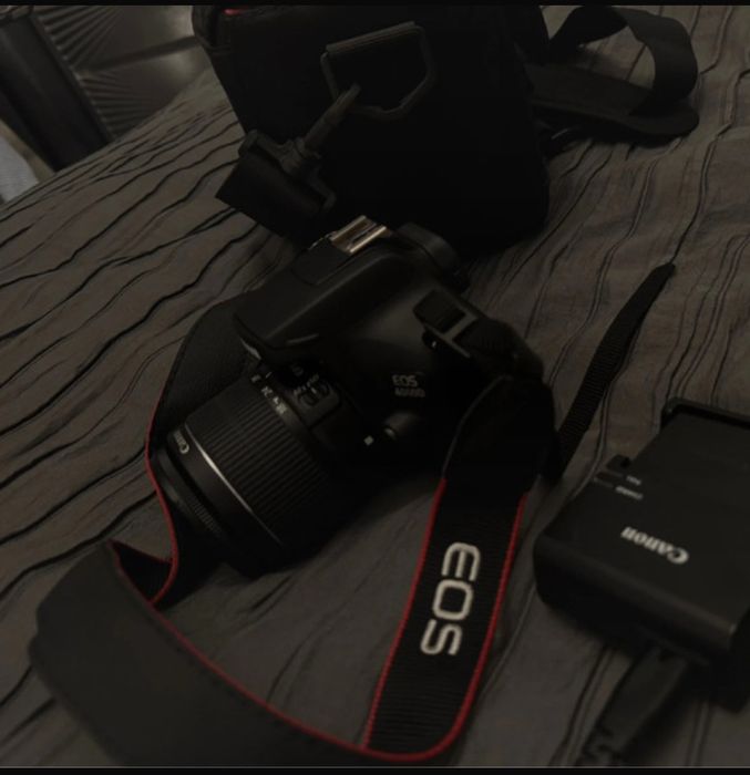 CANON EOS 4000D digital camera