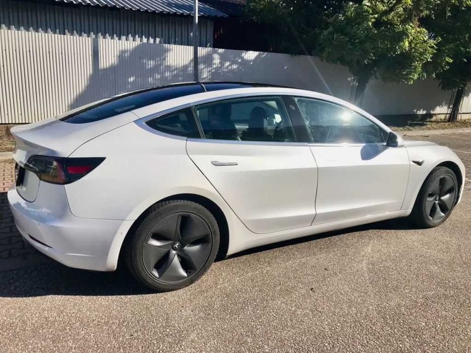 Tesla Model 3 Standard Range Plus (2020) – FSD