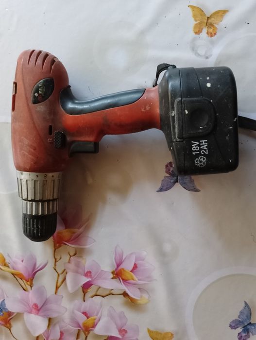 Продам шуруповерт