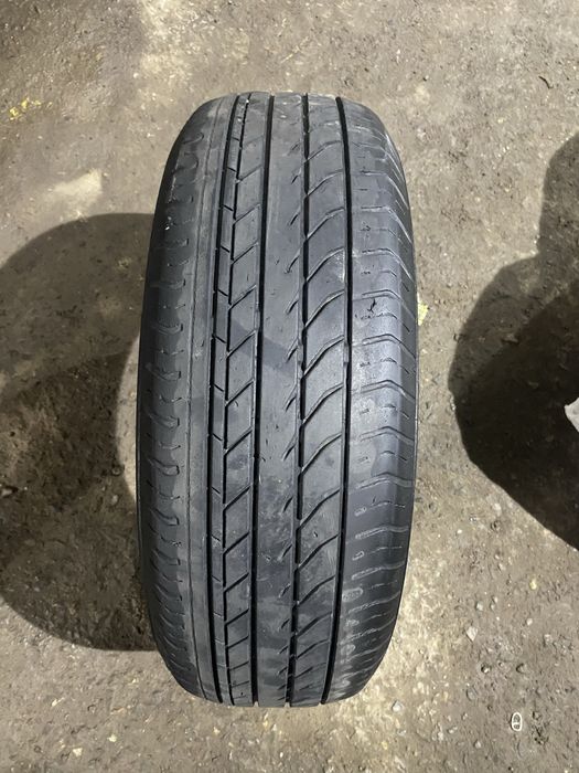 Продам шина один на 15