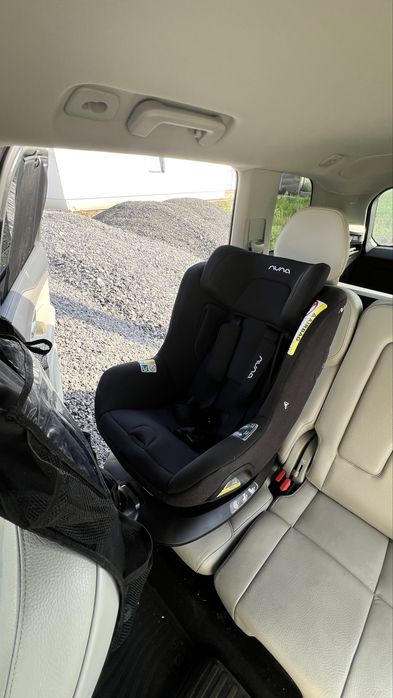 Scaun auto rotativ Nuna i-Size (40-105 cm), Bază Isofix inclusă, stare excelentă