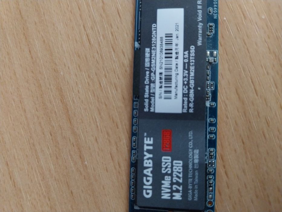 SSD , M2 , 180 GB cu WIndous 11 pe el