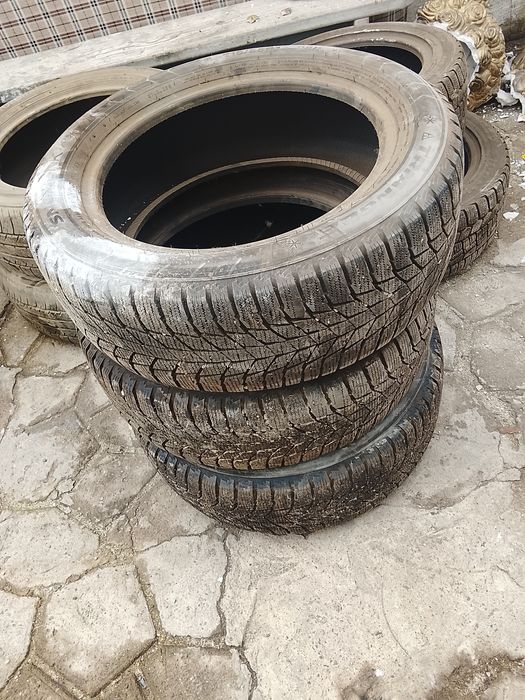 Продам шины зимние липучка