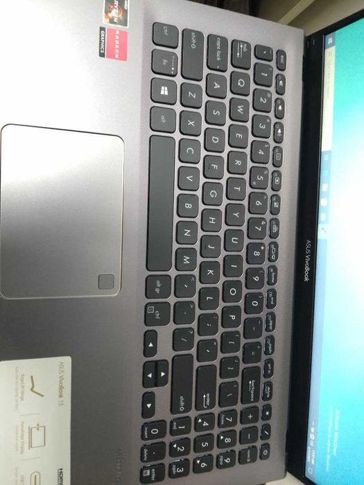 laptop asus vivo book 15  amd ryzen 5 (m3) star amanet