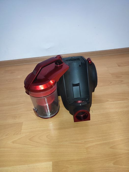 Aspirator fără sac Daewoo RCC-120R.