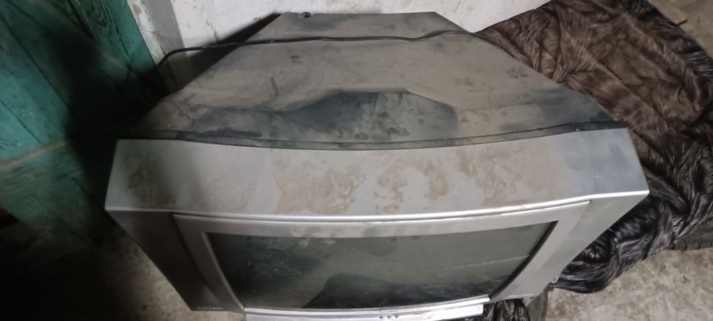 Продам телевизор срочно