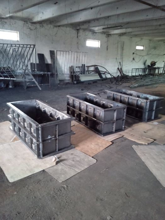 Matrițe,cofraje- blocuri beton lego(nu necesita clesti pentru mutat)