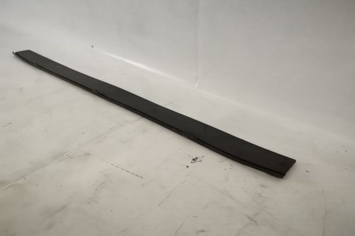 Оригинална предна централна броня в добро състояние, нова / Lip Centra