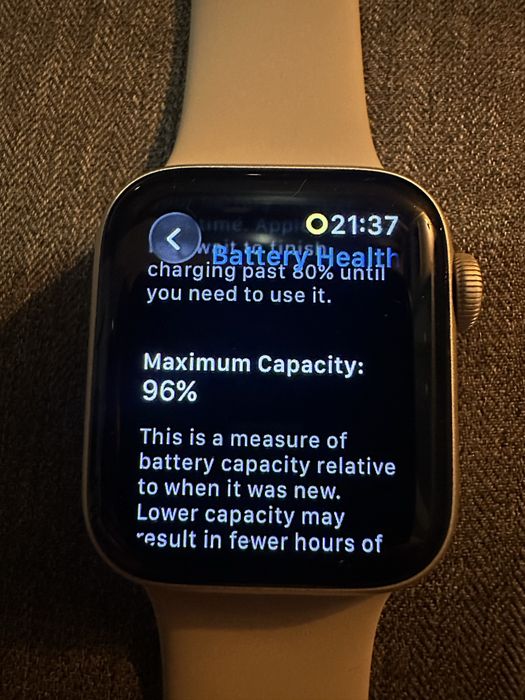 Apple Watch SE (2nd Gen) 40mm Model A2722