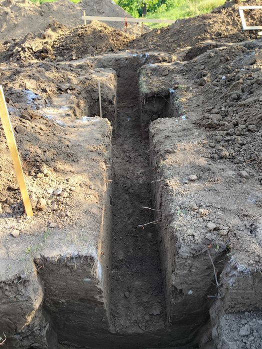 Prestări servicii închiriere Excavator 3.5T săpături, fundații, beciuri și Transport Agregate