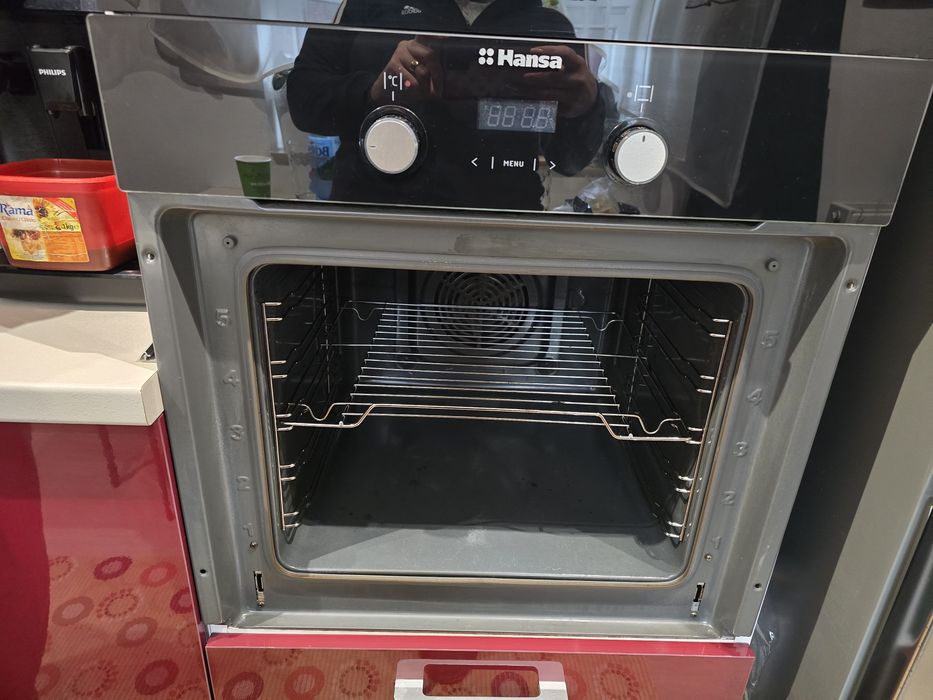 Cuptor hansa incorporabil in stare perfecta.