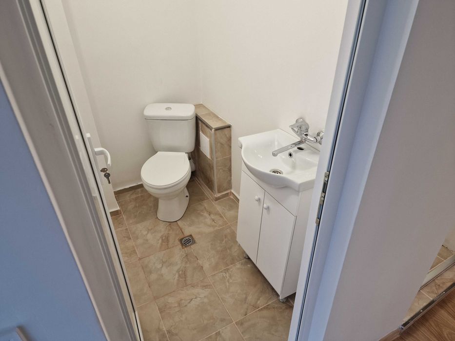 Продавам помещение в идеален център