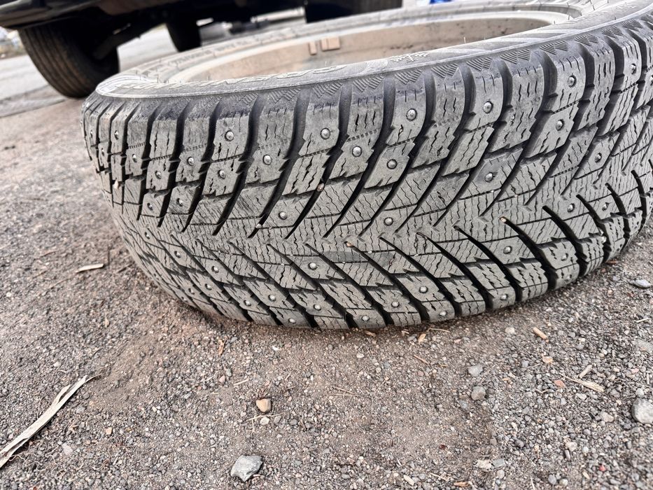 Продаю титанку r18 с шинами