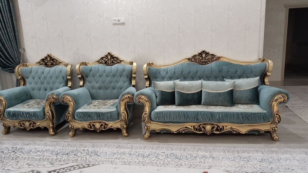 Диван с креслами