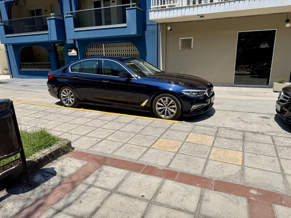 BMW 520d G30 Luxury Line • ACC • 360° • Volan M  • Display Key • 142.000 Km