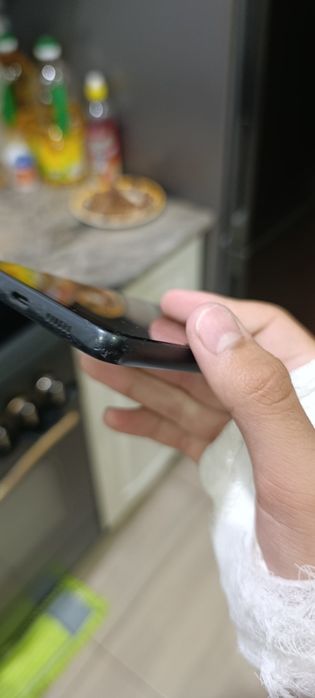 Samsung A33 5G в нормальном (есть выгорание)
