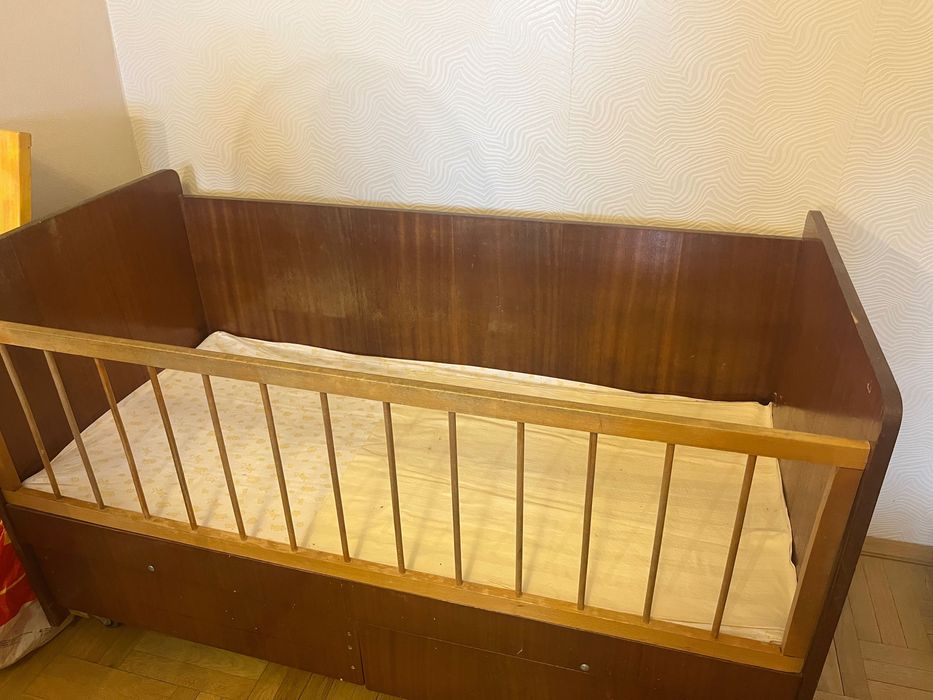 Бебешка кошетка със шкафчета - запазена