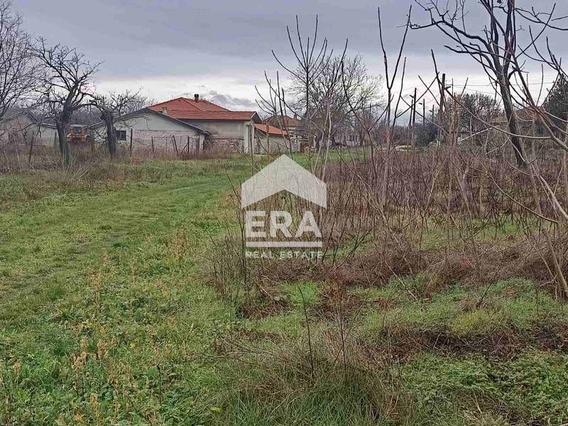 ЕКСКЛУЗИВНО! Парцел за жилищното строителство в центъра на с. Камен бр