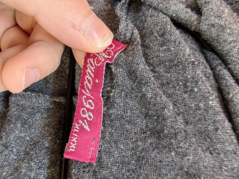 Модерна сива жилетка