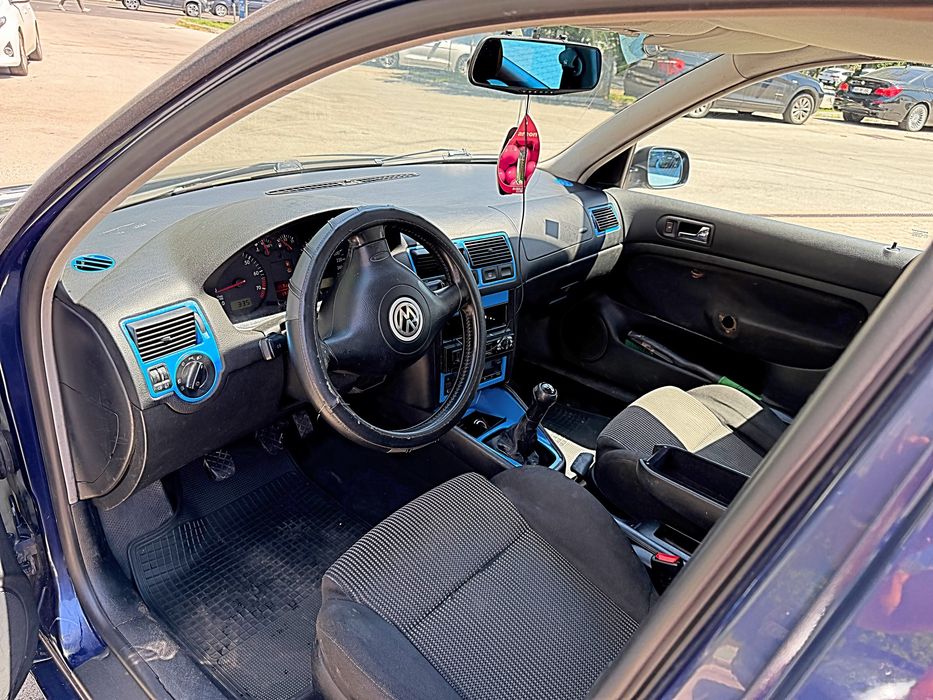 Parc Auto/ Vw Golf 4/1.6 Benzina/650€ Fix