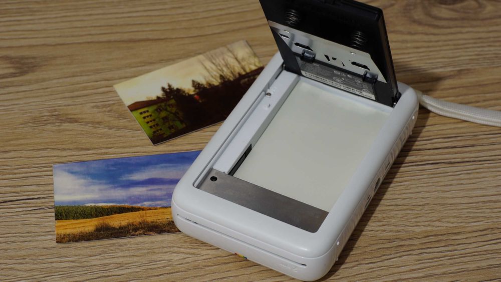 Aparat foto digital Polaroid snap touch cu imprimarea pozei pe loc