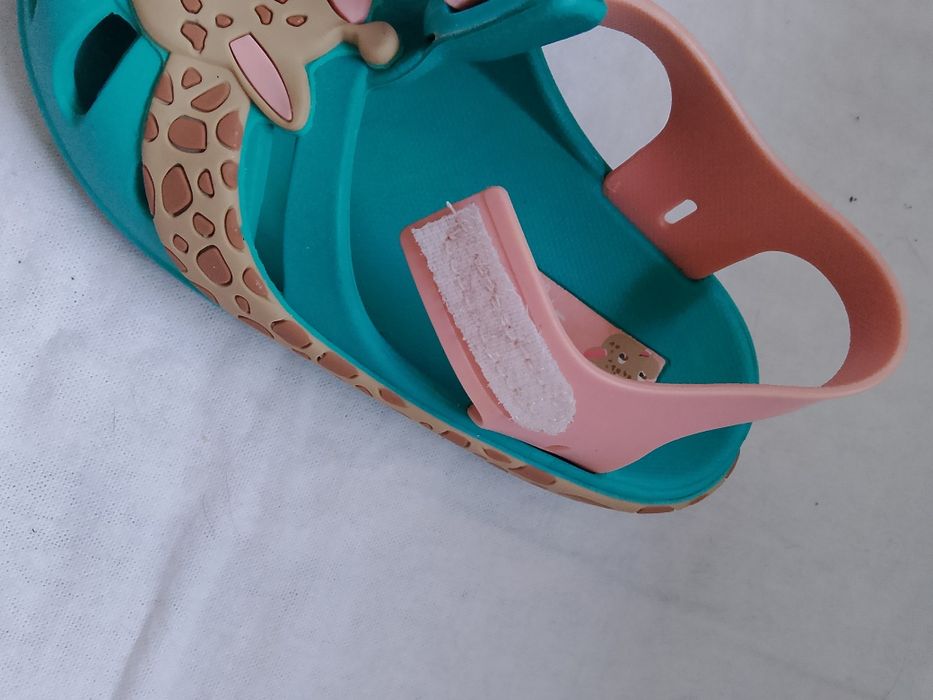 Босоножки на девочку.