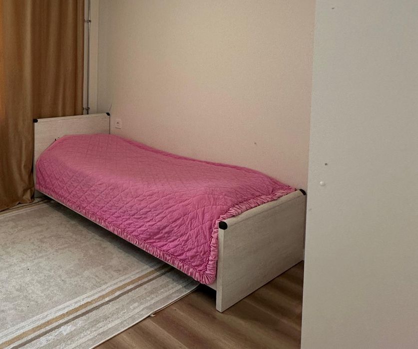 Продам кровать стол