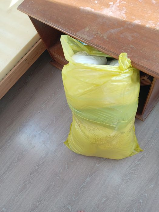 Gratis ! Plapume, perne , huse de saltea single și saltea