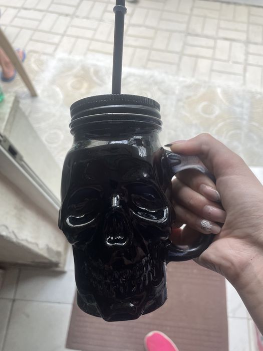 Чаши с черепи