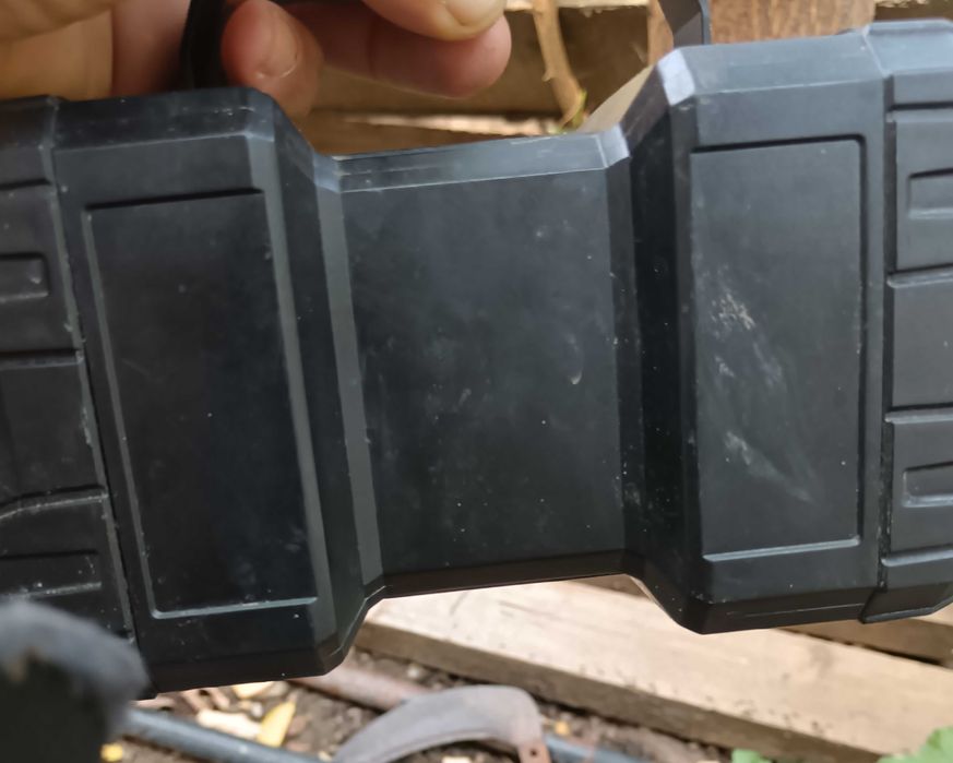 Vând lanternă cu doua capete cu acumulator