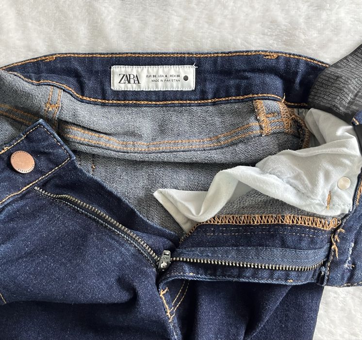 Джинсы клеш Zara.