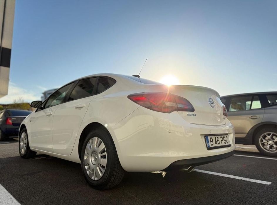 Vand Opel Astra J 2018 1.4 benzina turbo